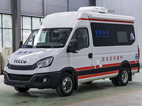 依維柯移動(dòng)式疫苗接種車，可下鄉(xiāng)鎮(zhèn)